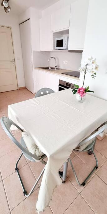 Charmant 2 Pieces Menton Luaran gambar